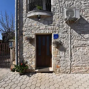 apartment-nona-tar-vabriga.in-istria.net/