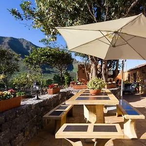 home2book-rustic-house-el-palmar.in-canary-islands.com/